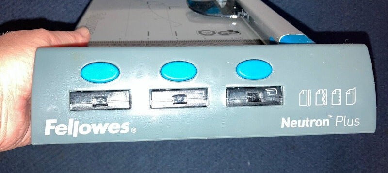 Fellowes Neutron Plus A4 Rotary Paper Trimmer Small Office 10 Sheets 54101