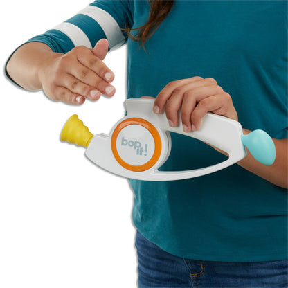 Hasbro Bop It Classic Bop It Twist Pull It Kids Electronic Party Fun Toy Game 8+
