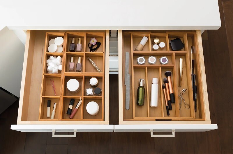 Seville Classics 4-Piece Bamboo Premium Expandable Drawer Organizer Cutlery