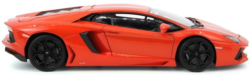Maisto 1:18 Scale Special Edition Lamborghini Aventador LP 700-4 Die Cast Car