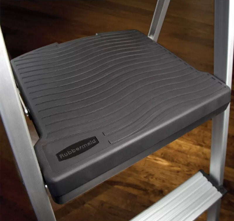 Rubbermaid 3 Step Ultra-Light Aluminum Stool w/ Plastic Top Step 102kg Capacity