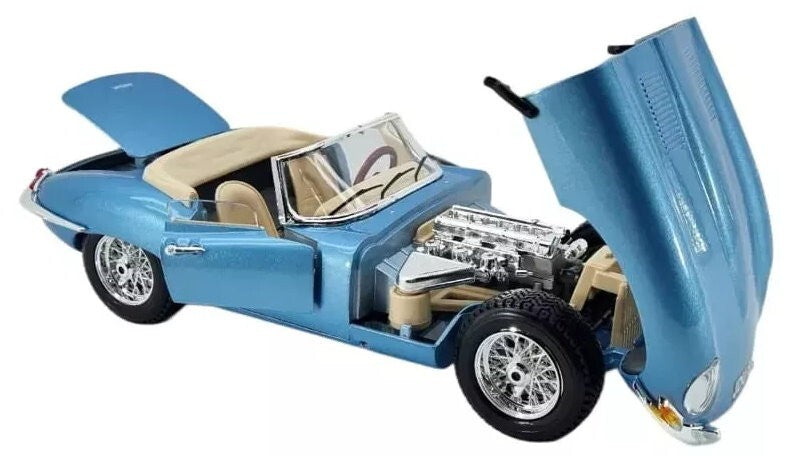Maisto 1:18 Scale Special Edition Jaguar E-Type Cabriolet Die Cast Car Set Blue