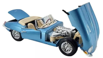Maisto 1:18 Scale Special Edition Jaguar E-Type Cabriolet Die Cast Car Set Blue