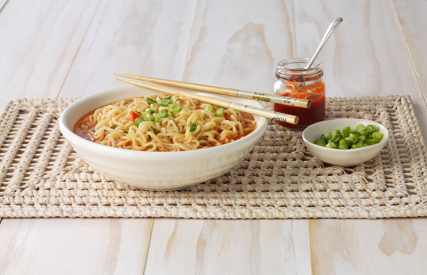 Nongshim Shin Ramyun Instant Noodle Soup Gourmet Spicy Noodle Box Bulk 20 x120g