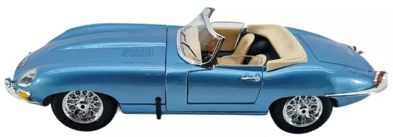 Maisto 1:18 Scale Special Edition Jaguar E-Type Cabriolet Die Cast Car Set Blue