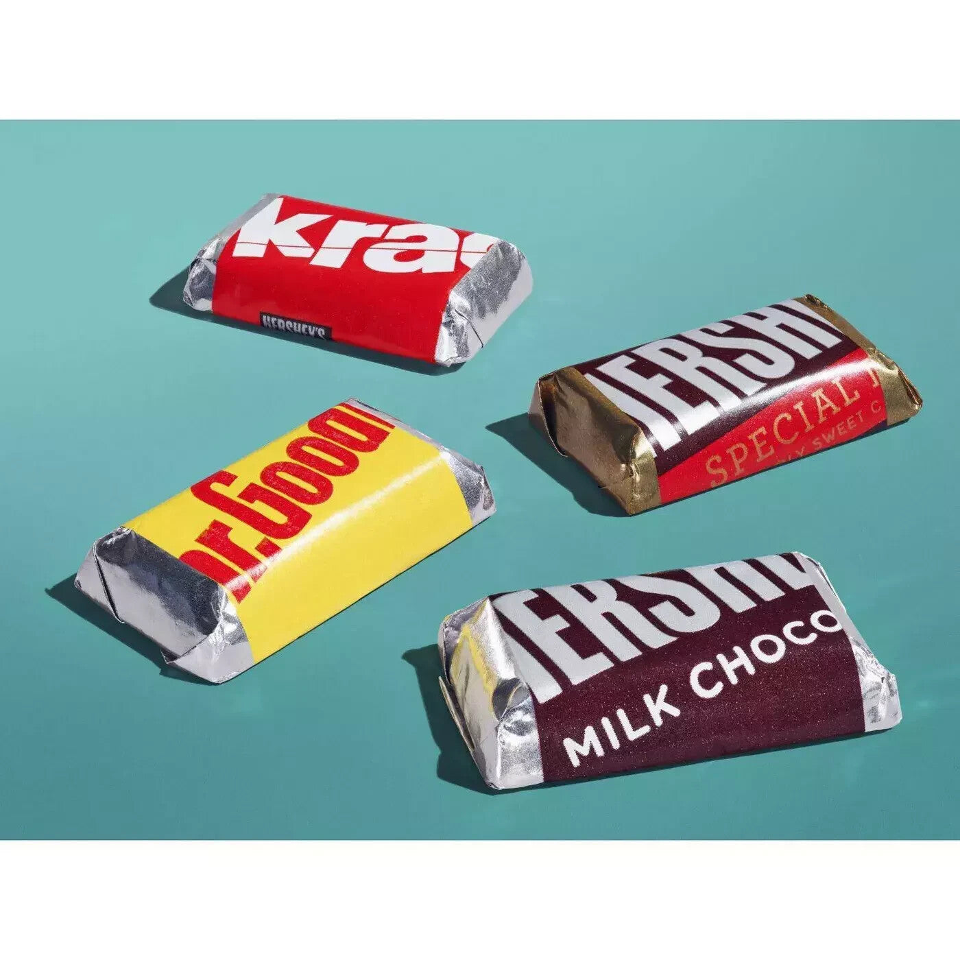 Hershey's Miniatures Assortment Delicious Milk Chocolate Candy Party Pack 1.58Kg