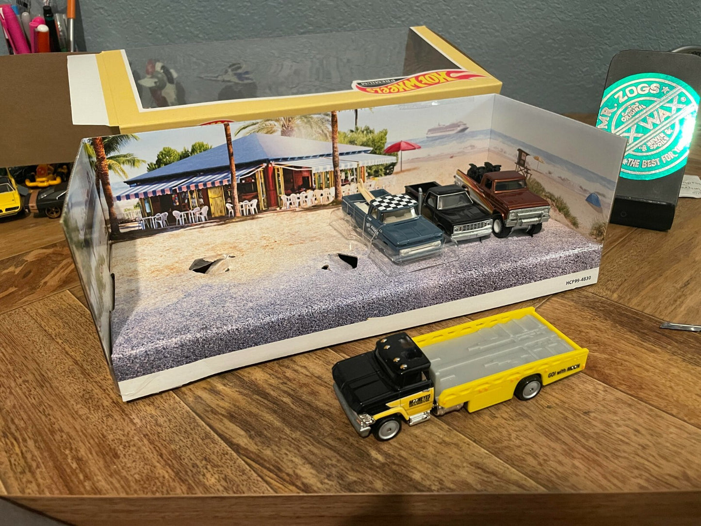 Hot Wheels Premium Collector Set Texas Drive'Em Chevy Pickup Trucks HCP99 1:64