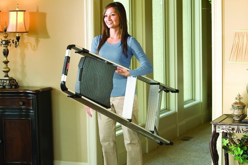Rubbermaid 3 Step Ultra-Light Aluminum Stool w/ Plastic Top Step 102kg Capacity