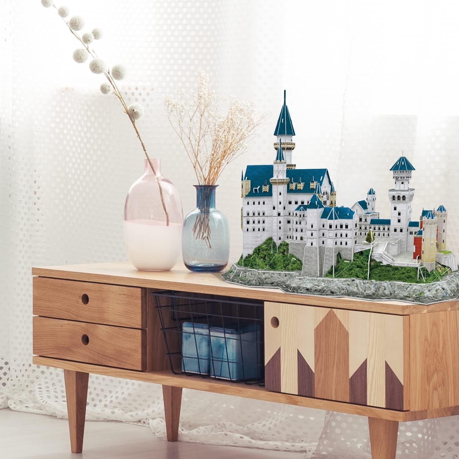 National Geographic Neuschwanstein Castle 3D Puzzle Architectural Model & Book