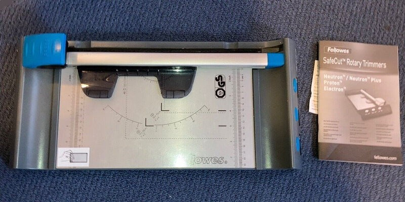 Fellowes Neutron Plus A4 Rotary Paper Trimmer Small Office 10 Sheets 54101
