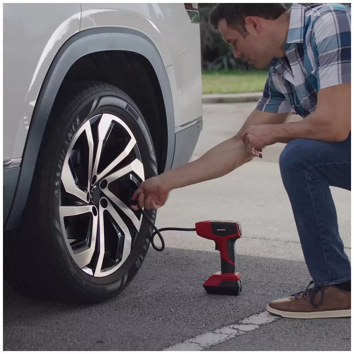 Automatic Cordless Portable Rechargeable Tyre Inflator Air Compressor Gauge 12v