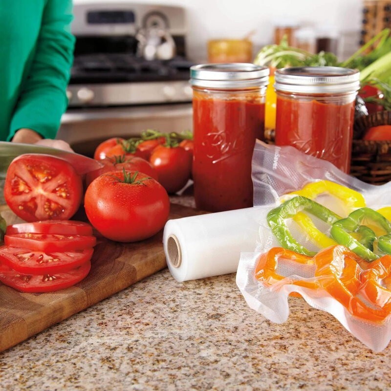 FoodSaver Value Combo Pack - 946ml Vacuum Heat Sealer Bags + 8" & 11" Seal Rolls