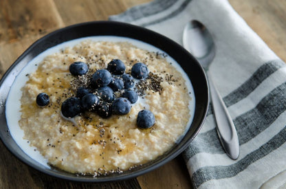 Australian Organic Breakfast Rolled Oats Source of Protein Fibre GMO Free 1kg