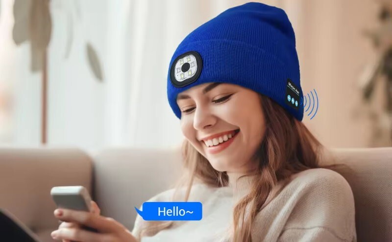 ZONSUSE 2-in-1 Winter Unisex Bluetooth Music Beanie Knitted Hat 6 LED Headlight
