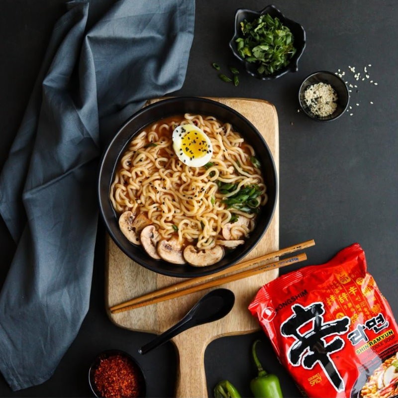 Nongshim Shin Ramyun Instant Noodle Soup 120g Korean Style Pack of 5, 10, 15, 20