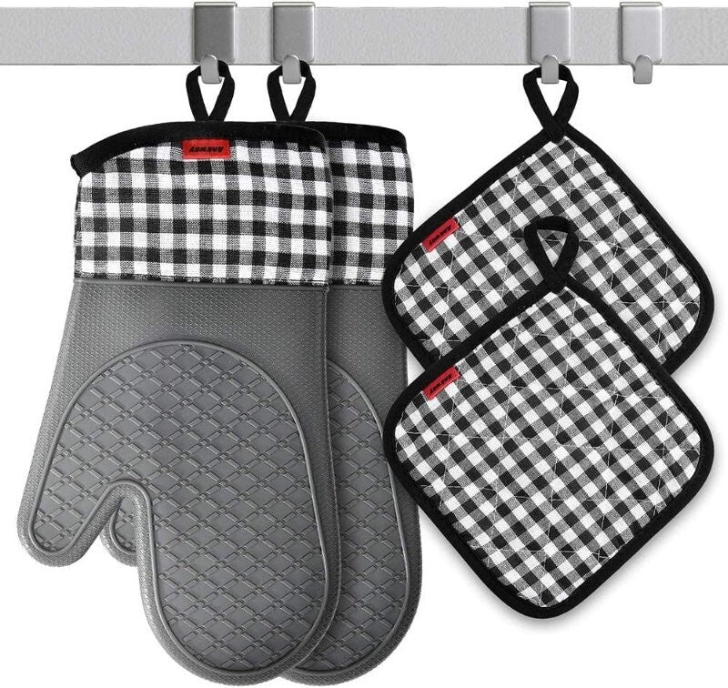 Ankway Silicone Oven Gloves and Pot Holders Set W/ Quilted Liner Heat Resistant