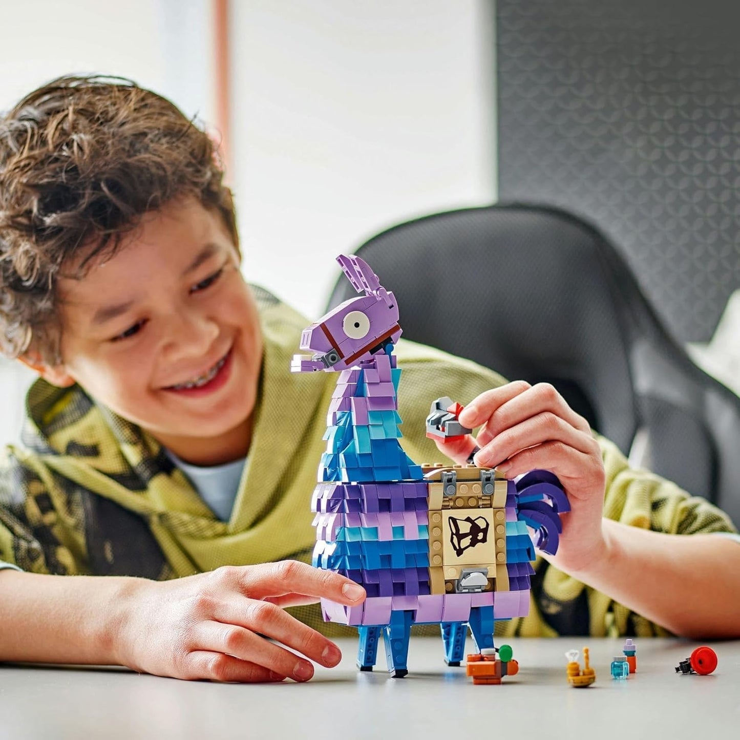 LEGO 77071 Fortnite Supply Llama Pinata Display Model Set Gamer Gift 691pcs 12+