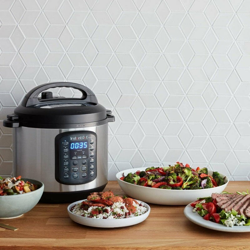 Instant Pot SV 9-in-1 Multi Use Pressure Cooker 5.7 Litres