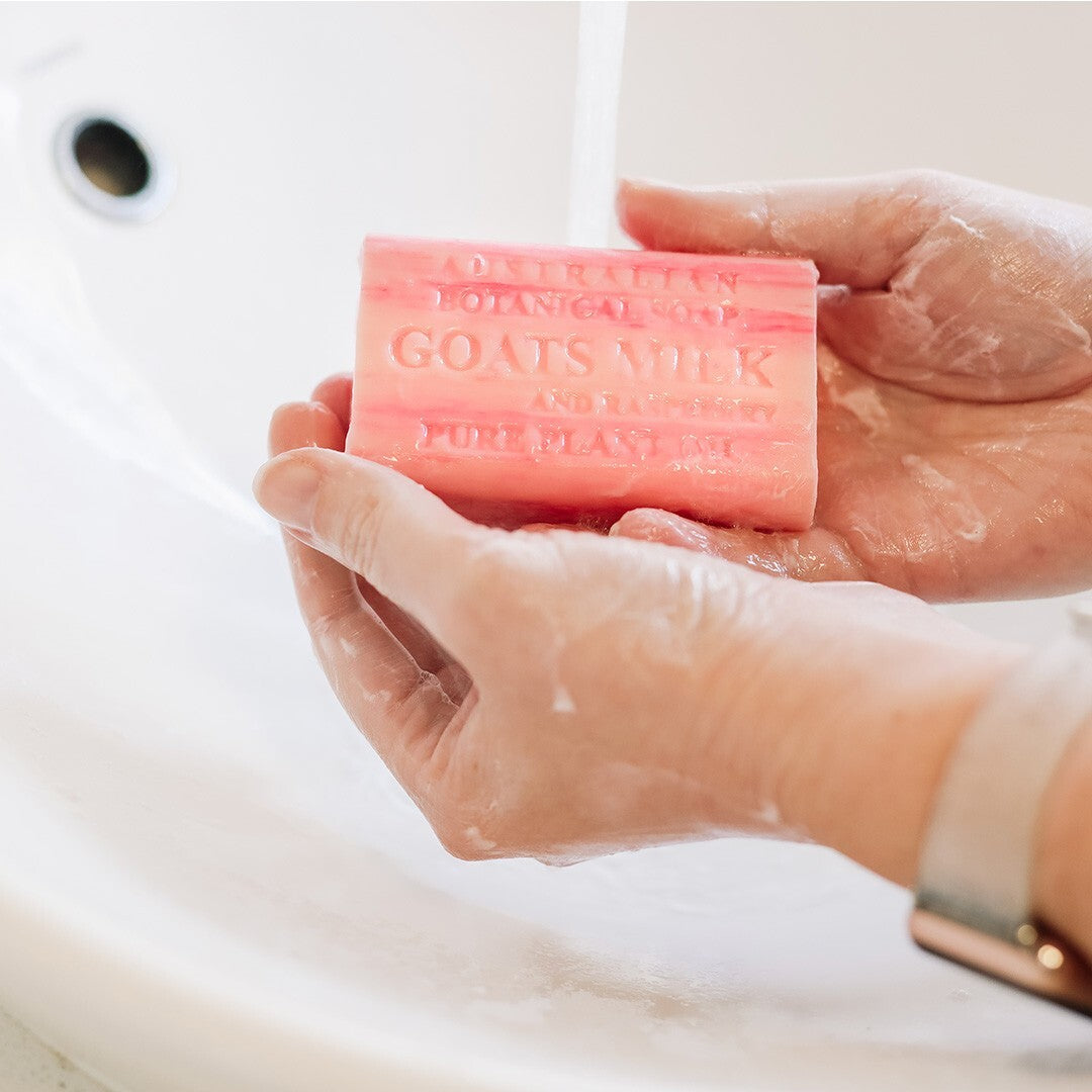 Australian Botanical Goats Milk & Raspberry Body Gentle Wash Bar Soap 8 x 200g