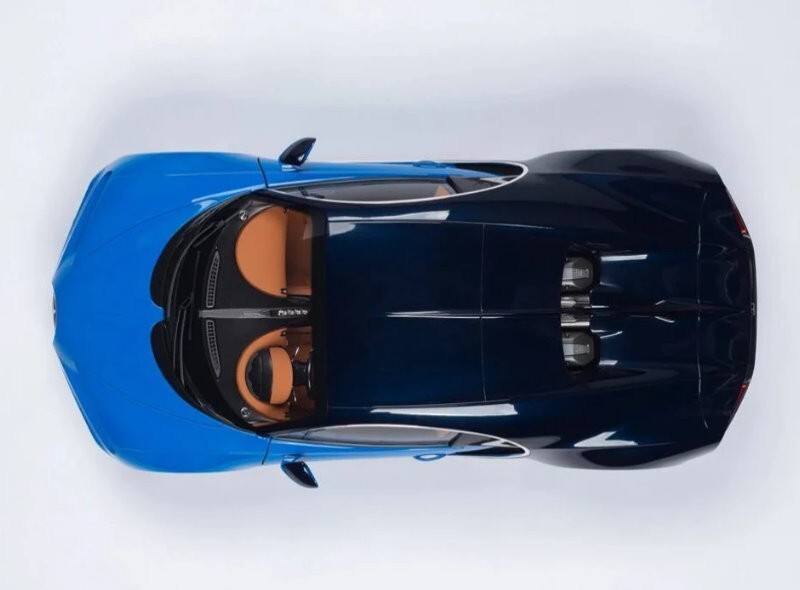 Maisto 1:18 Scale Special Edition Bugatti Chiron Die Cast Car Set Blue-Black