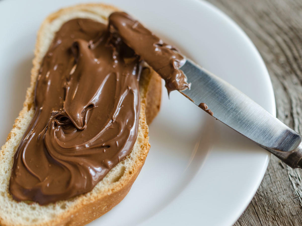 Nutella Hazelnut Ferrero Chocolate Cocoa Breakfast Bread Spread Sweet Jar 1kg