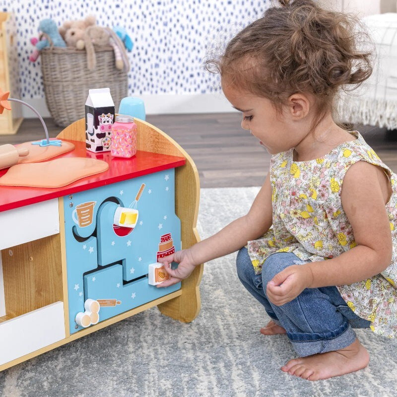 KidKraft Foody Friends Deluxe Baking Fun Puppy Activity Center Gift for Ages 2+