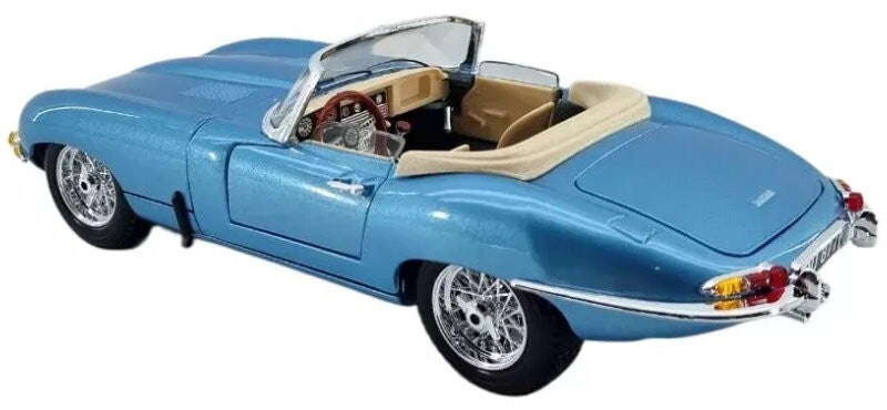 Maisto 1:18 Scale Special Edition Jaguar E-Type Cabriolet Die Cast Car Set Blue