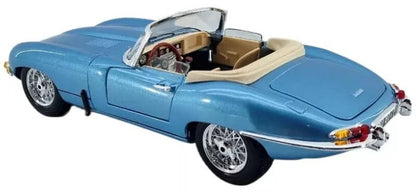 Maisto 1:18 Scale Special Edition Jaguar E-Type Cabriolet Die Cast Car Set Blue