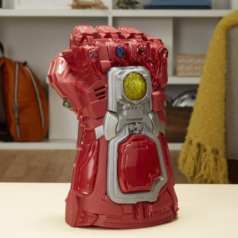 Marvel Avengers Hulk / Thanos Power Pack with Electronic Gauntlet Punch Action
